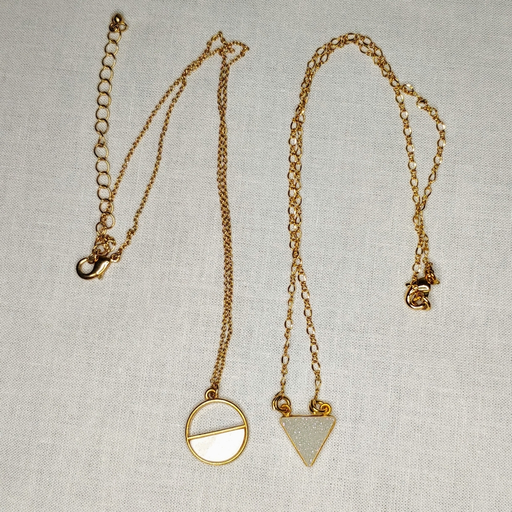 🌻$5! 2 Goldtone Necklaces w/ White Pendants